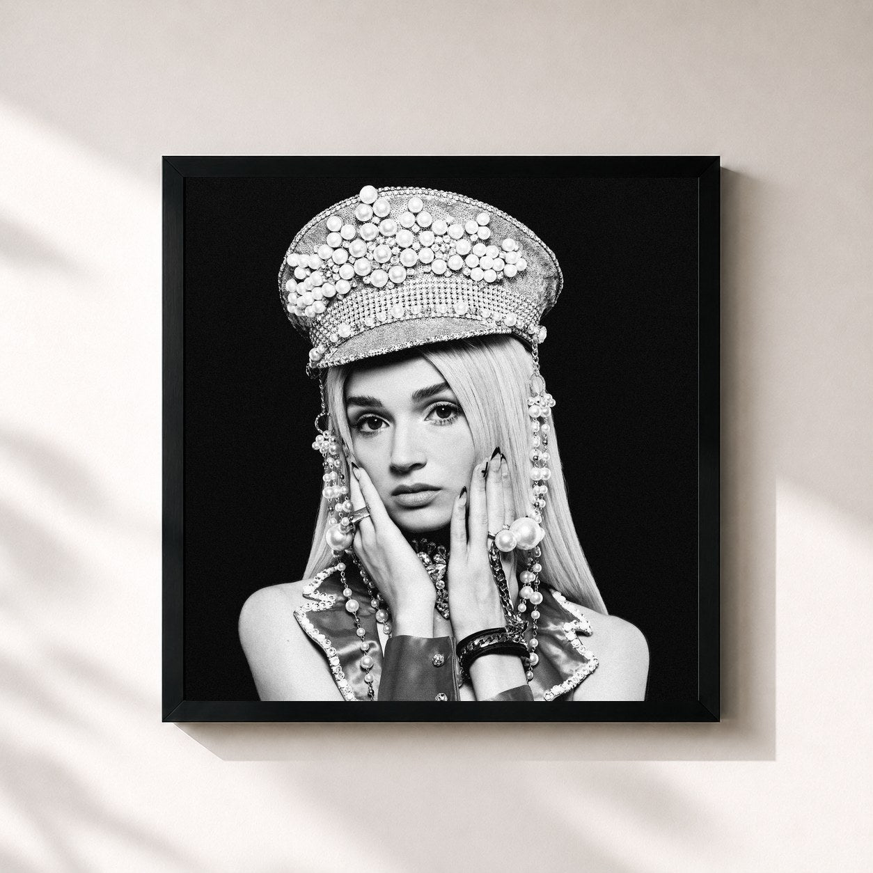 #noir Tableau carré de l'album Am I A Girl? de Poppy, cadre noir 32x32 cm