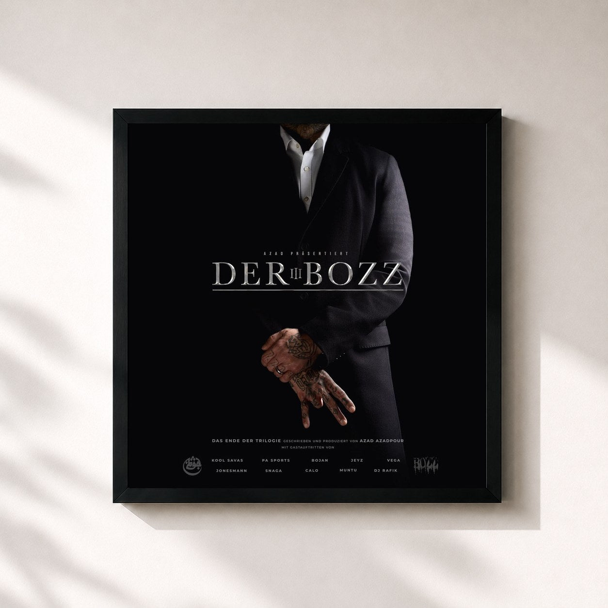 #noir Tableau carré de l'album DER BOZZ III de Azad, cadre noir 32x32 cm