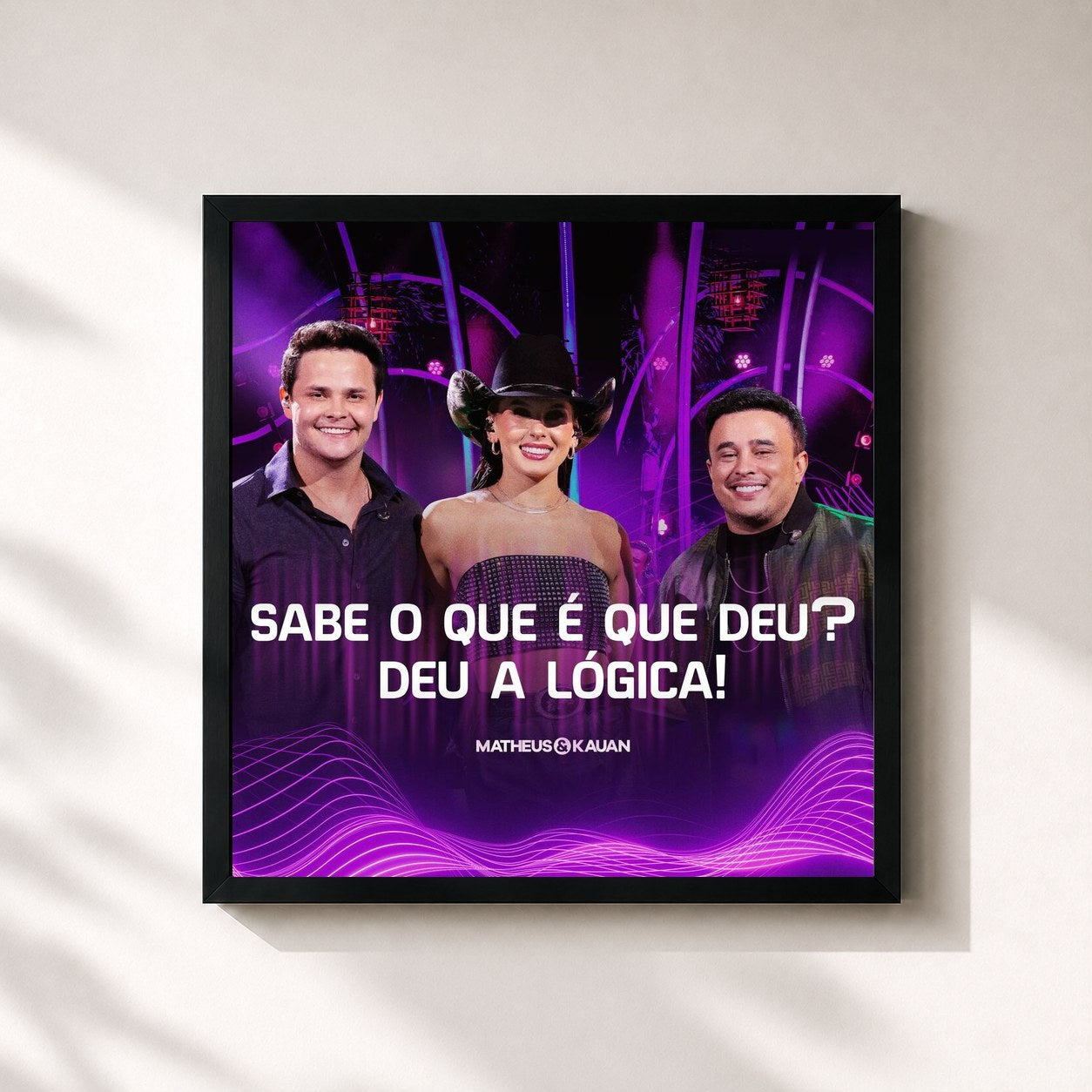 #noir Tableau carré de l'album Sabe o que é que deu? Deu a lógica! de Matheus & Kauan, cadre noir 32x32 cm