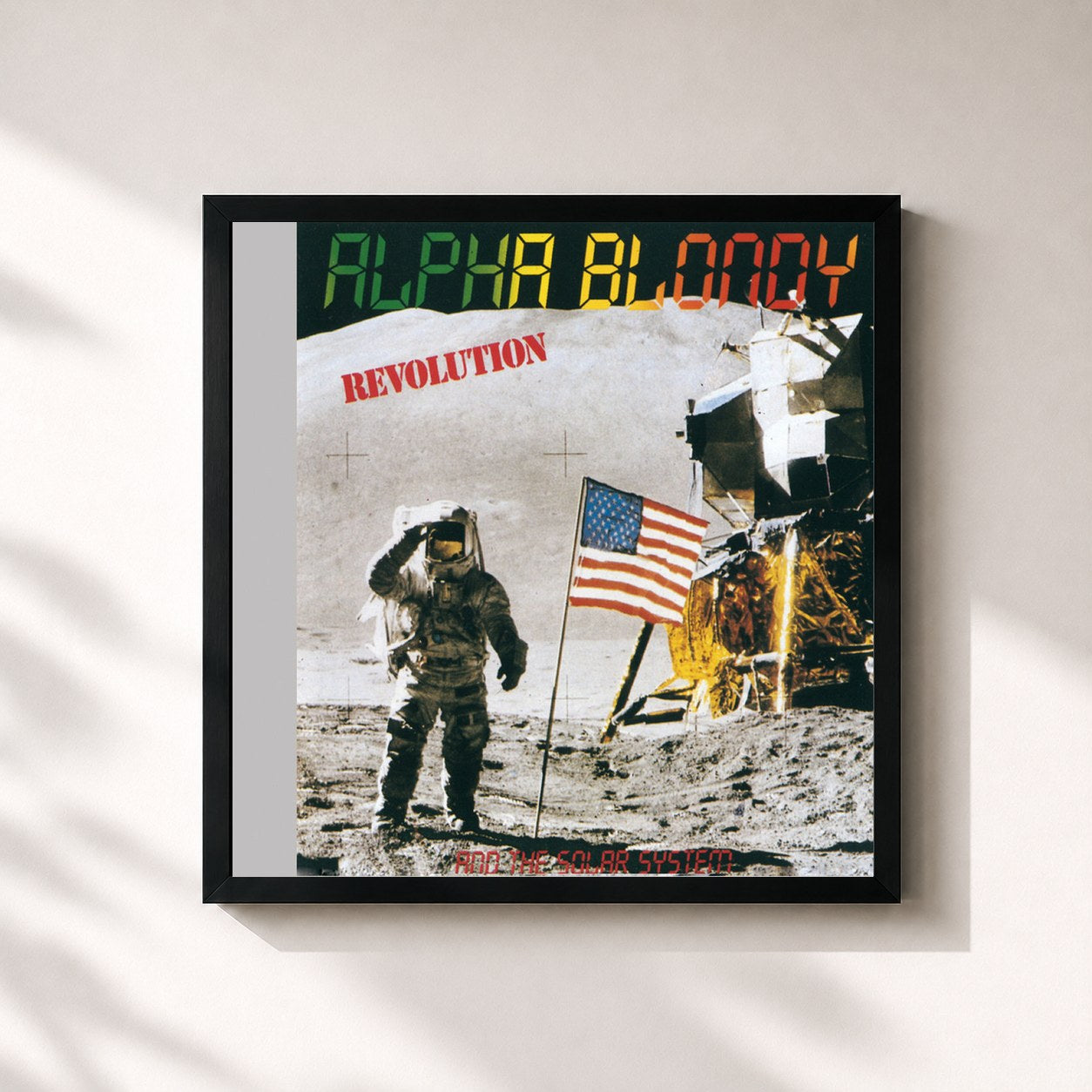 #noir Tableau carré de l'album Revolution (Remastered Edition) de Alpha Blondy, cadre noir 32x32 cm