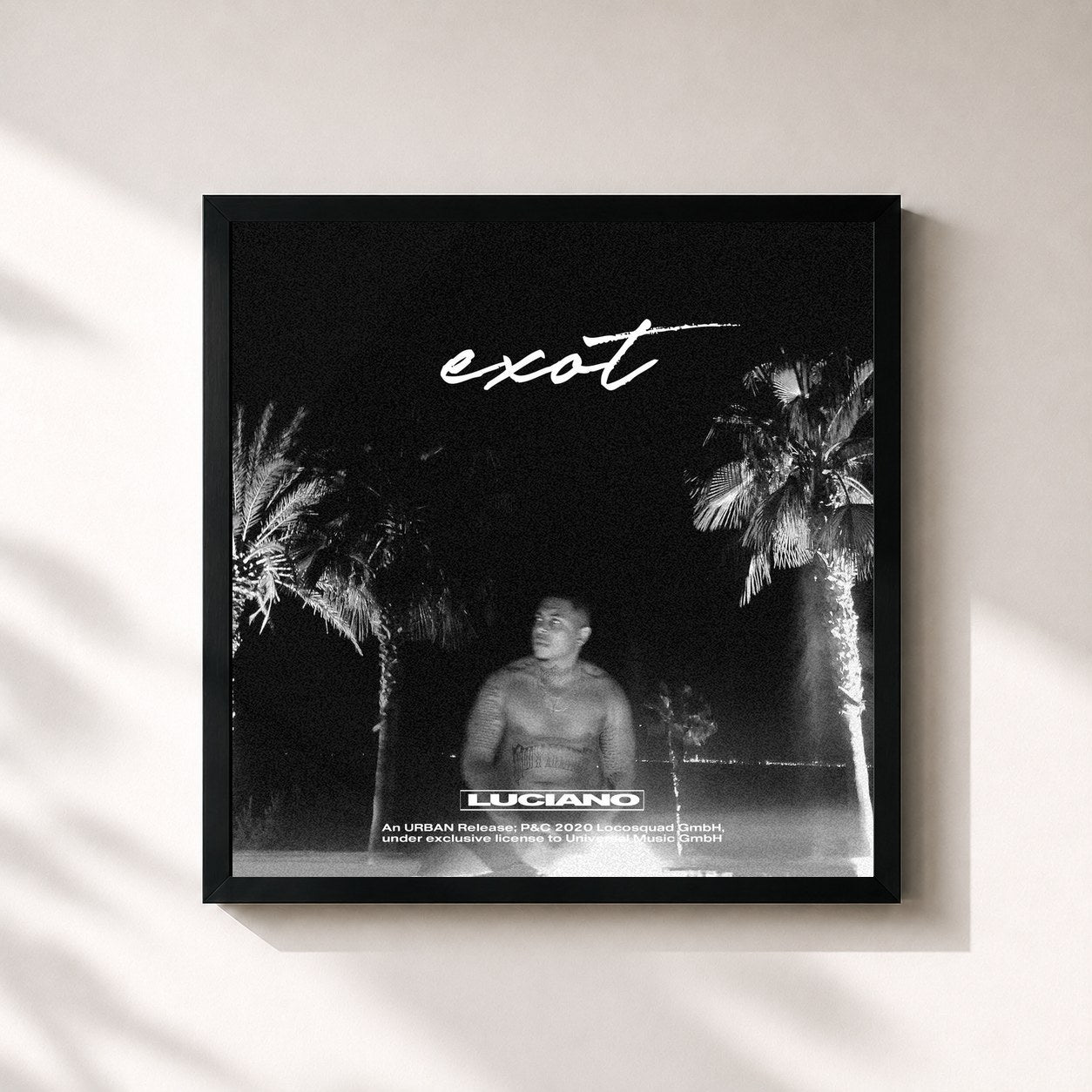 #noir Tableau carré de l'album EXOT de Luciano, cadre noir 32x32 cm