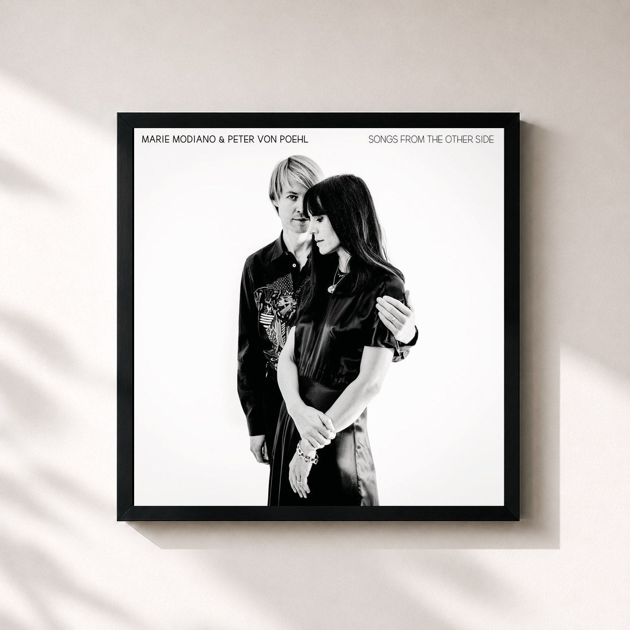 #noir Tableau carré de l'album Songs From The Other Side de Peter von Poehl, cadre noir 32x32 cm