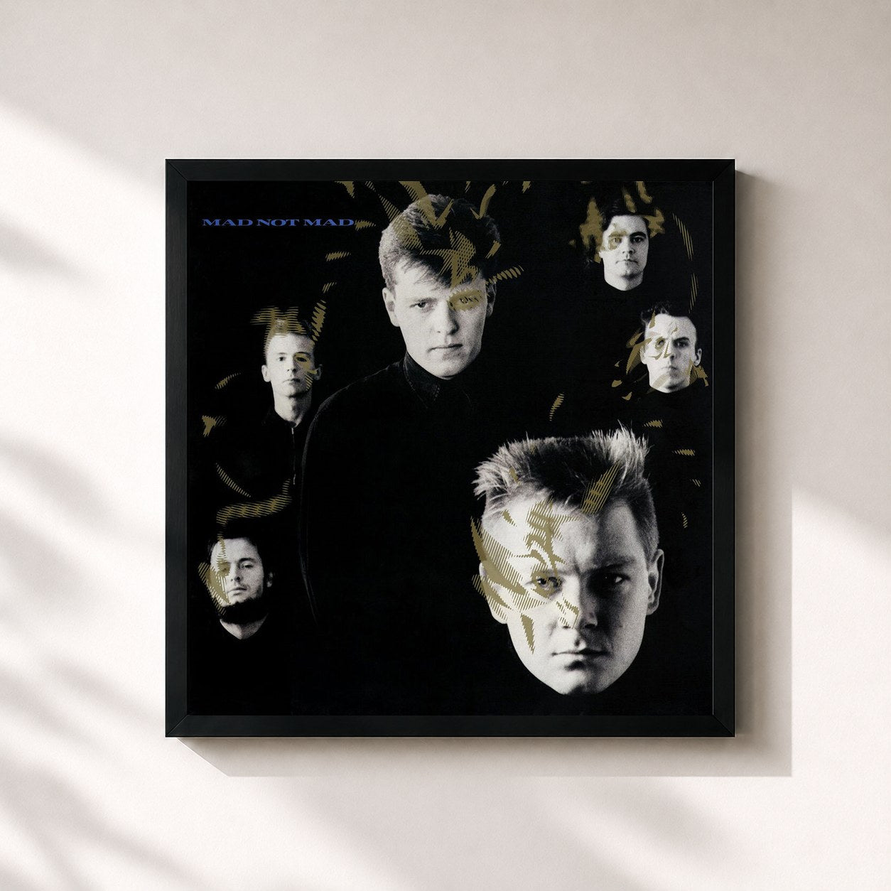 #noir Tableau carré de l'album Mad Not Mad de Madness, cadre noir 32x32 cm