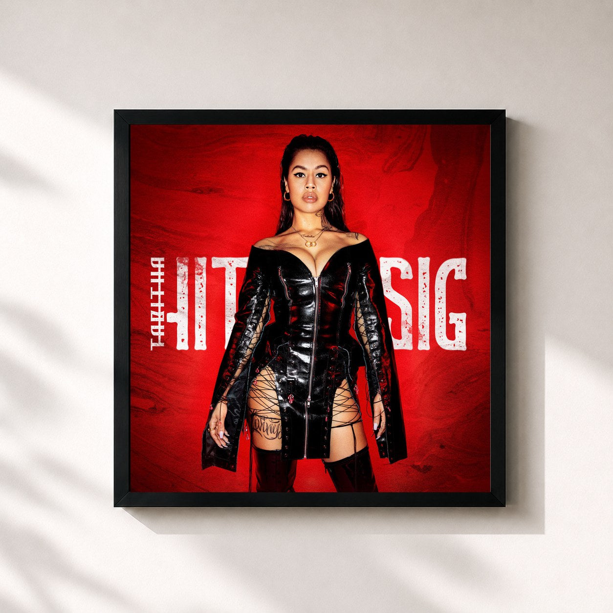 #noir Tableau carré de l'album HIT-SIG de Tabitha, cadre noir 32x32 cm