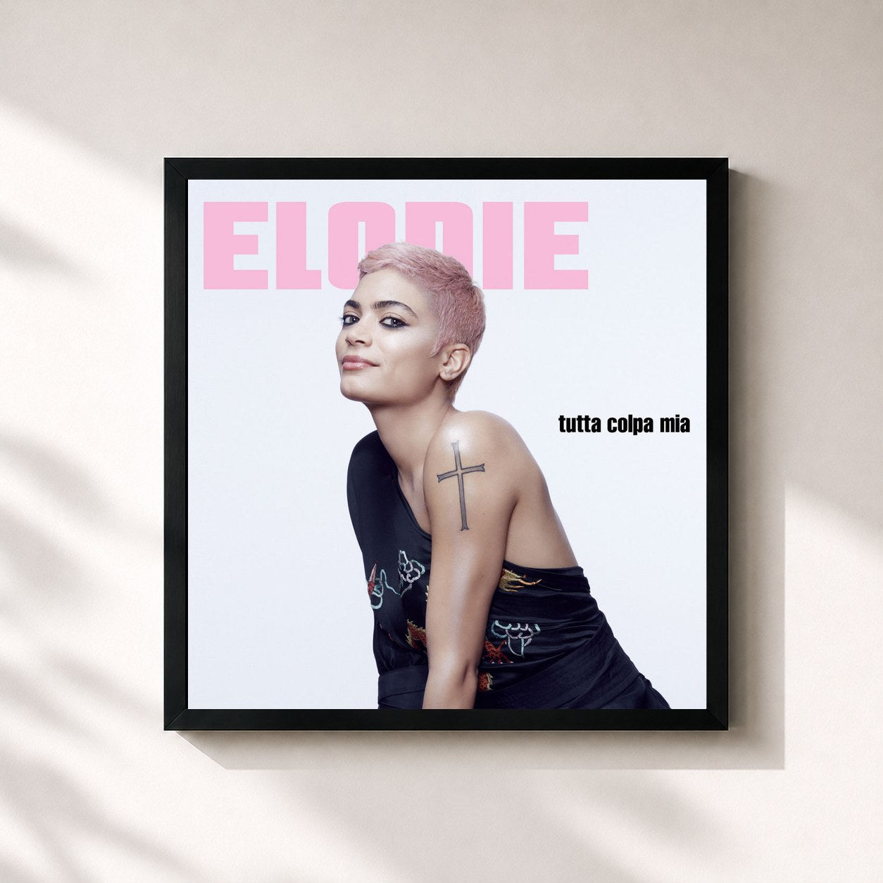 #noir Tableau carré de l'album Tutta Colpa Mia de ELODIE, cadre noir 32x32 cm