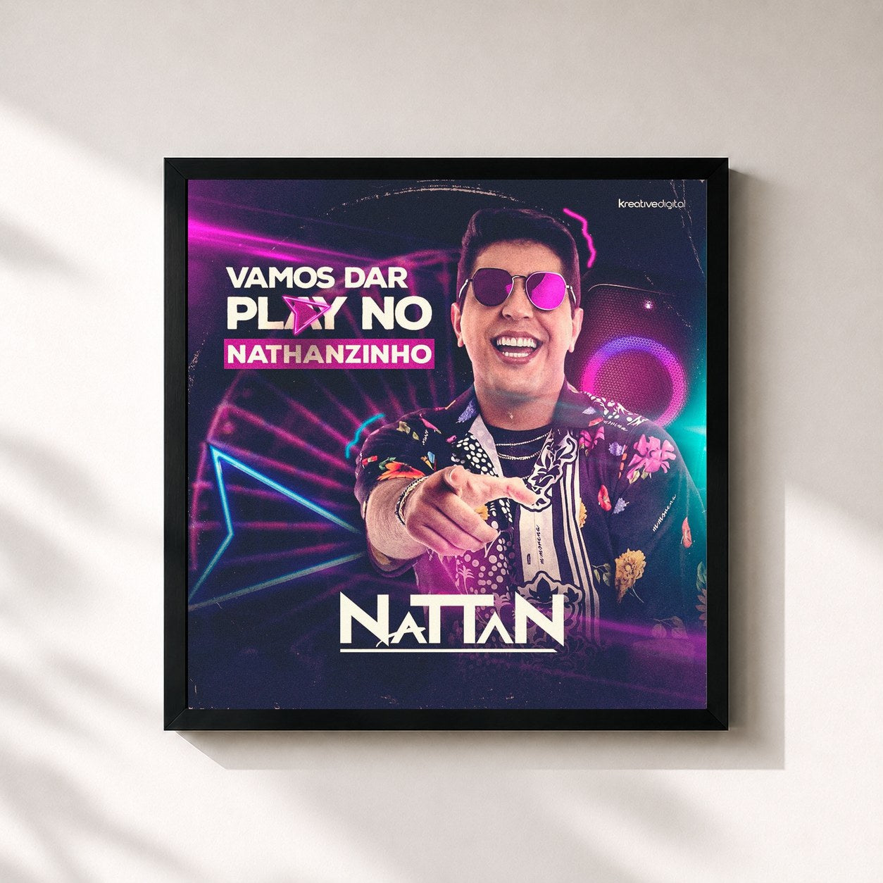#noir Tableau carré de l'album Vamos Dar Play No Nathanzinho de NATTAN, cadre noir 32x32 cm