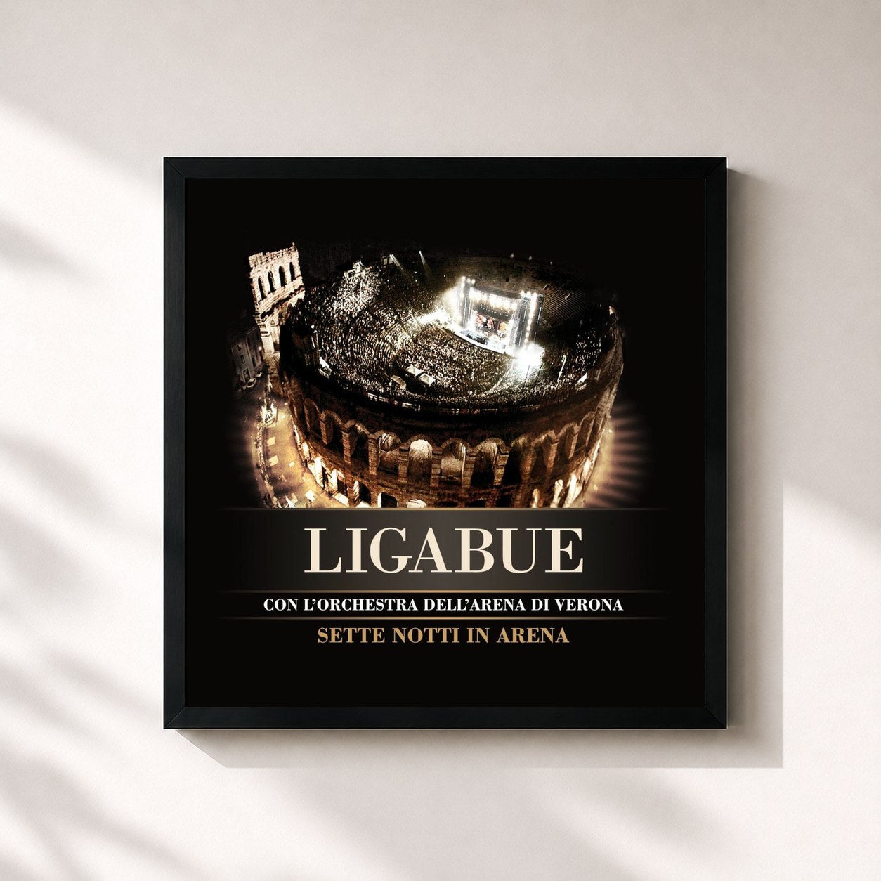 #noir Tableau carré de l'album Sette notti in Arena de Ligabue, cadre noir 32x32 cm