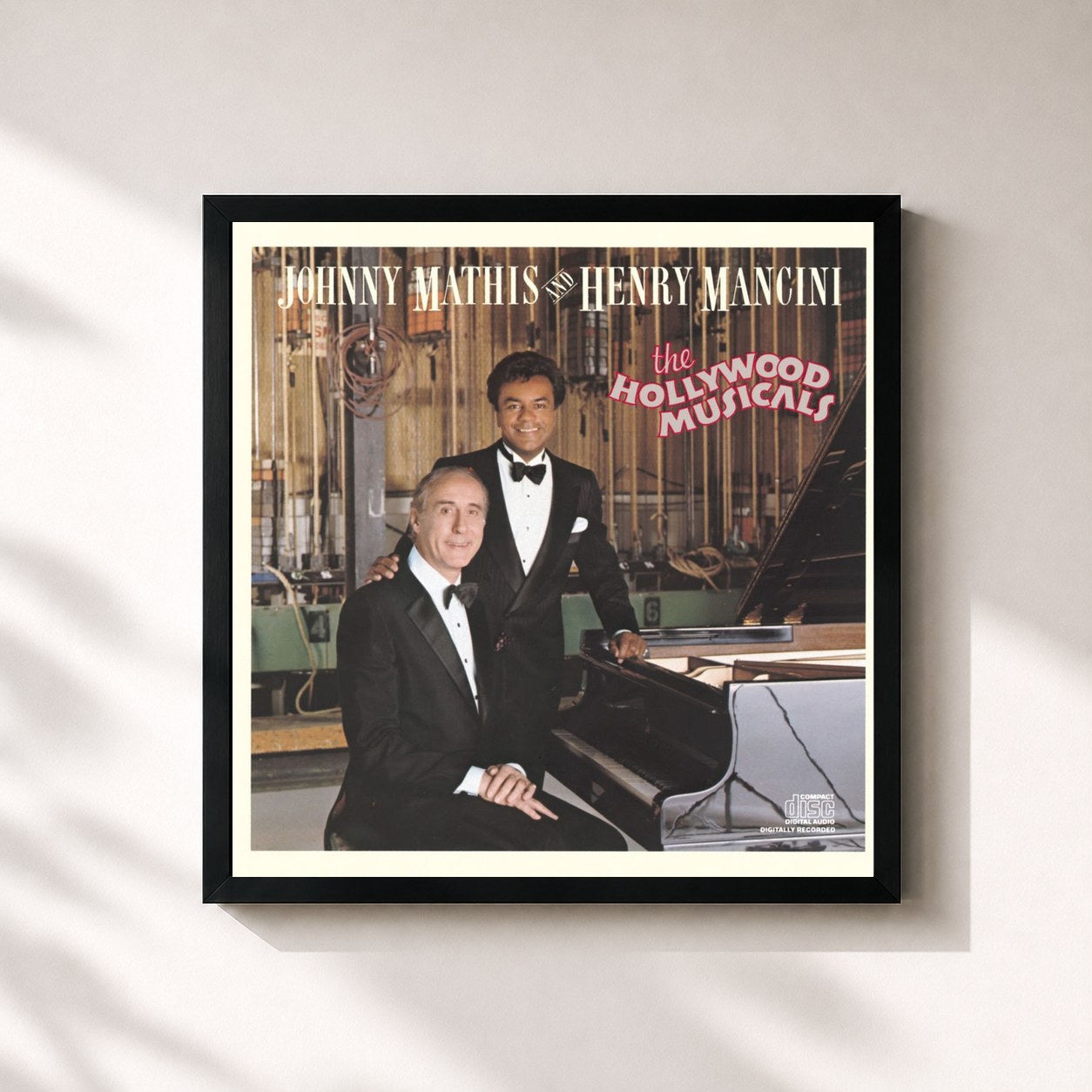 #noir Tableau carré de l'album The Hollywood Musicals de Johnny Mathis, cadre noir 32x32 cm
