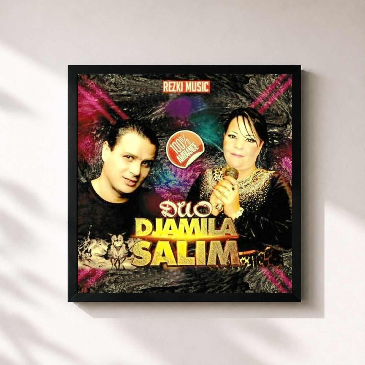 #noir Tableau carré de l'album Zawali ou f'hal ambiance de Djamila, cadre noir 32x32 cm