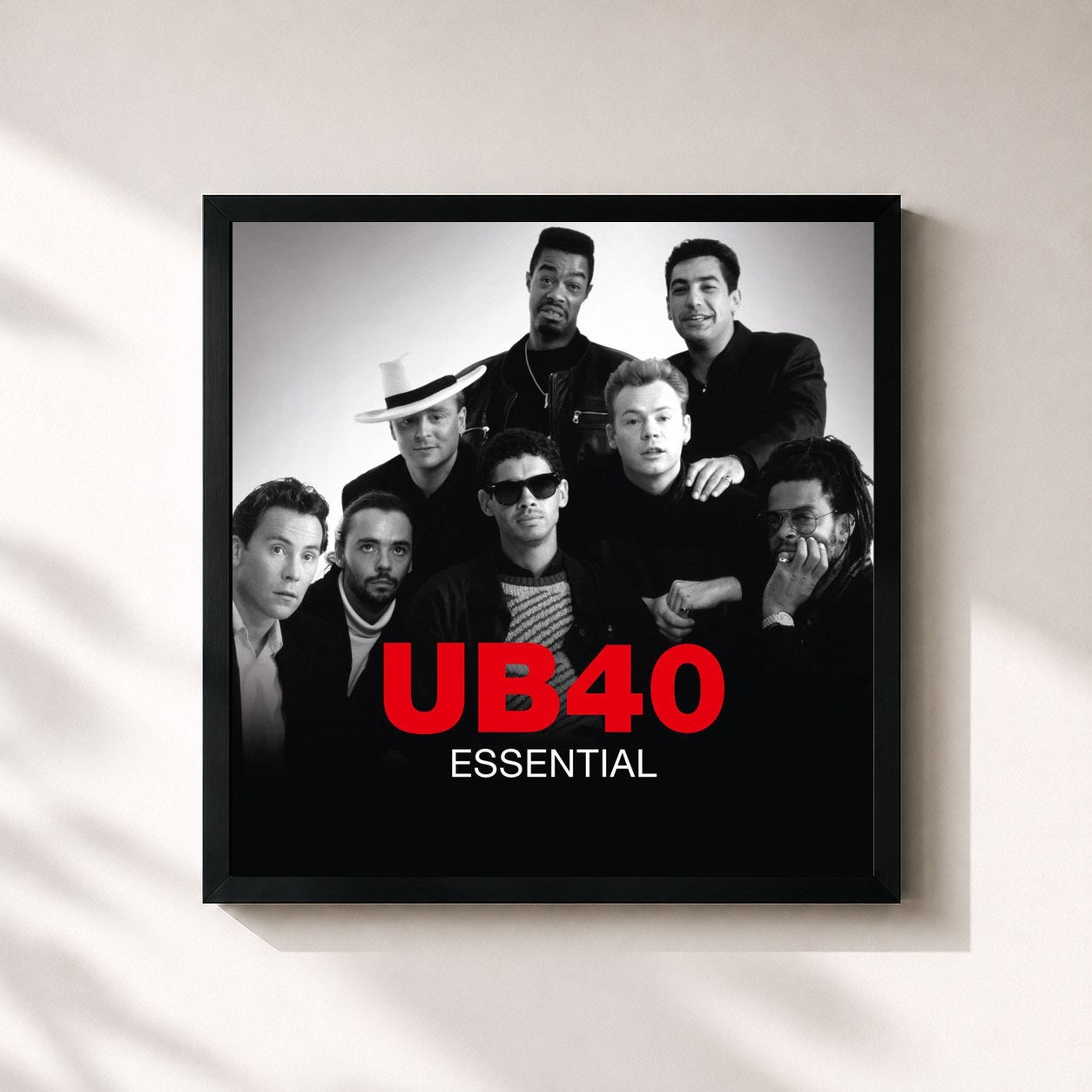 #noir Tableau carré de l'album Essential de UB40, cadre noir 32x32 cm