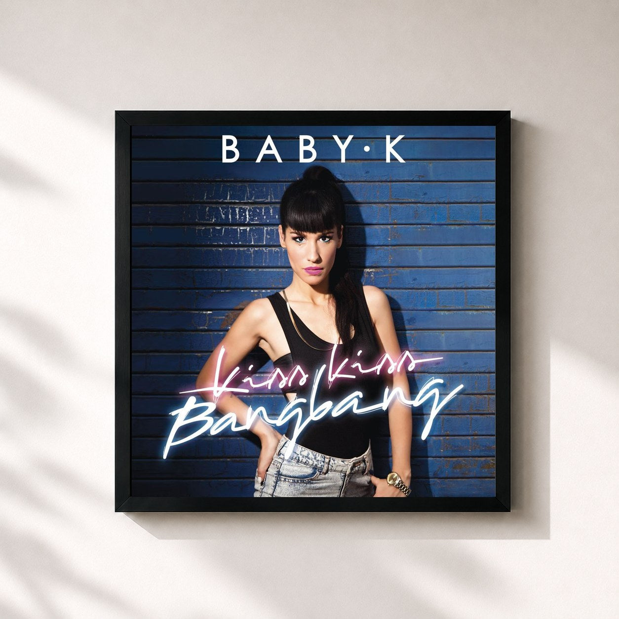 #noir Tableau carré de l'album Kiss Kiss Bang Bang de Baby K, cadre noir 32x32 cm