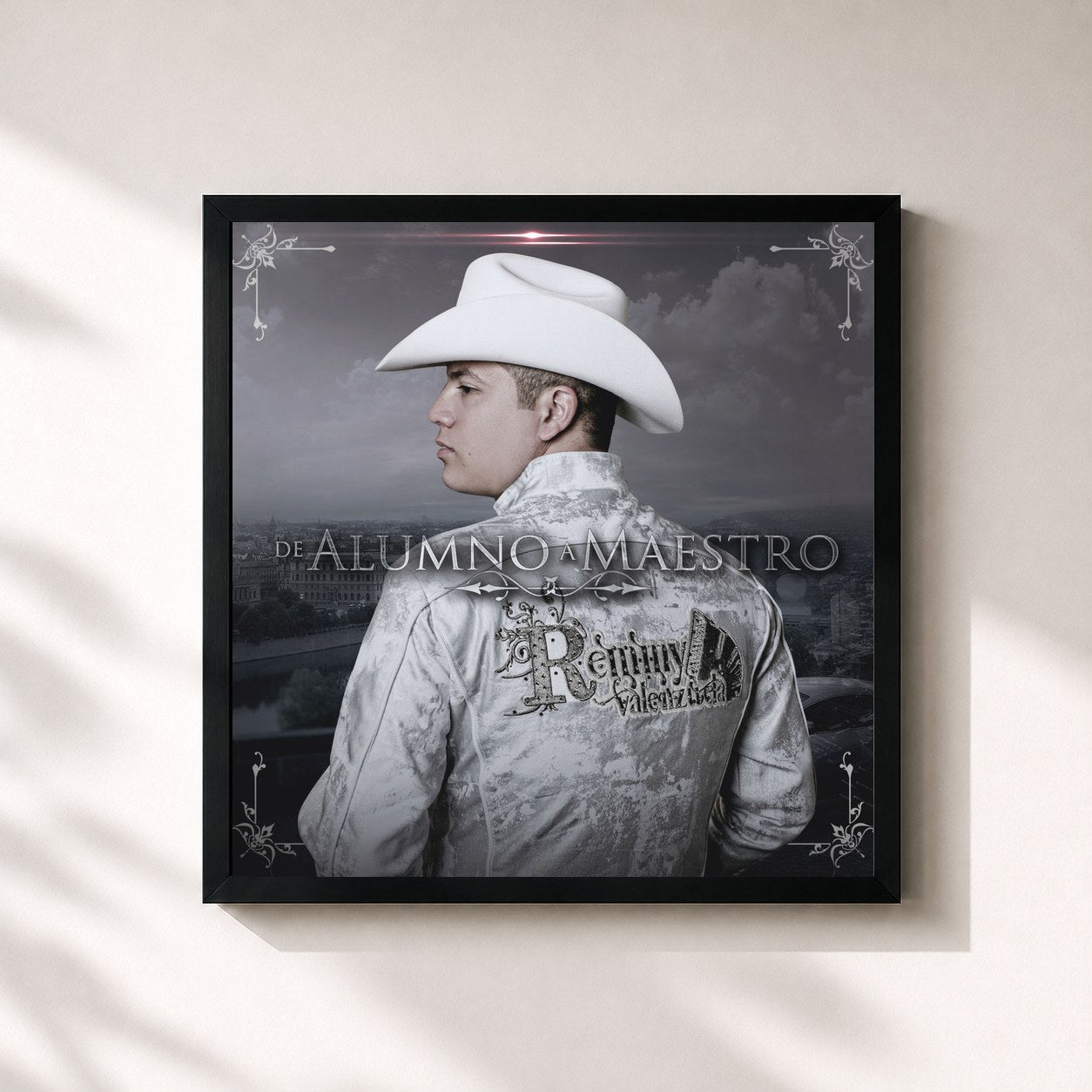 #noir Tableau carré de l'album De Alumno A Maestro de Remmy Valenzuela, cadre noir 32x32 cm