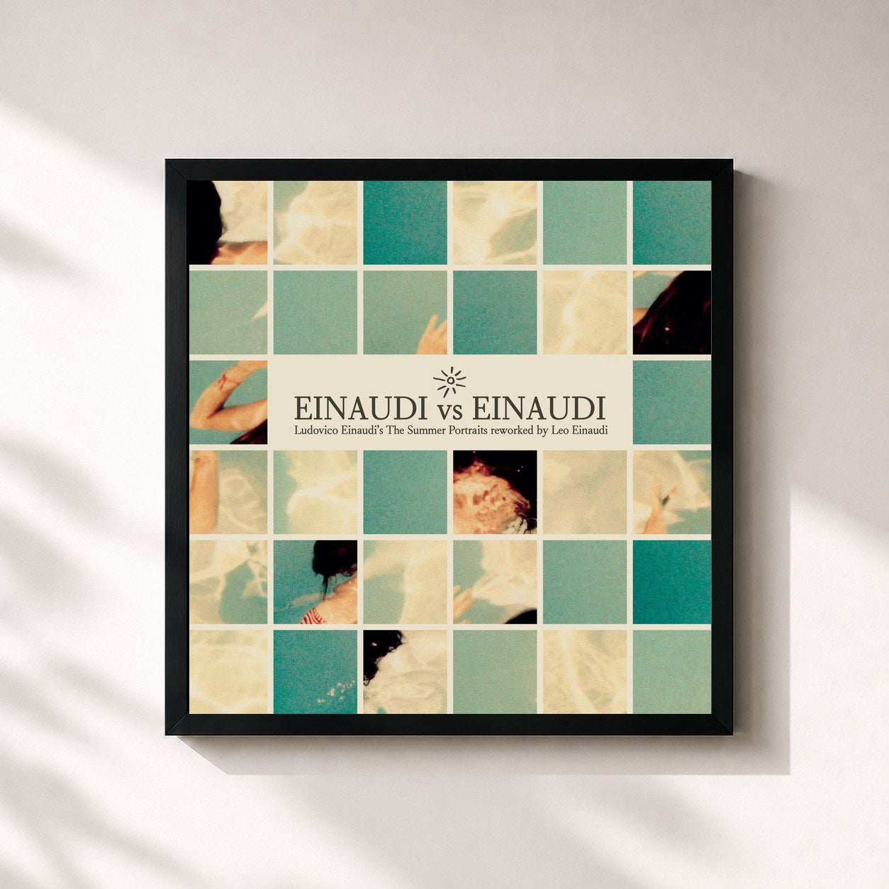 #noir Tableau carré de l'album Einaudi Vs Einaudi de Ludovico Einaudi, cadre noir 32x32 cm