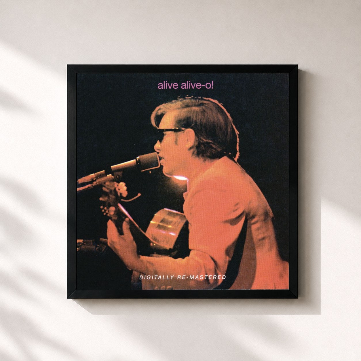 #noir Tableau carré de l'album Alive Alive - O! de José Feliciano, cadre noir 32x32 cm