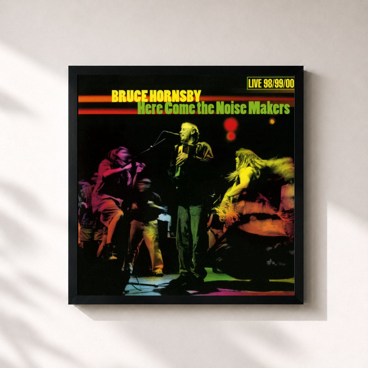 #noir Tableau carré de l'album Here Come the Noise Makers de Bruce Hornsby, cadre noir 32x32 cm