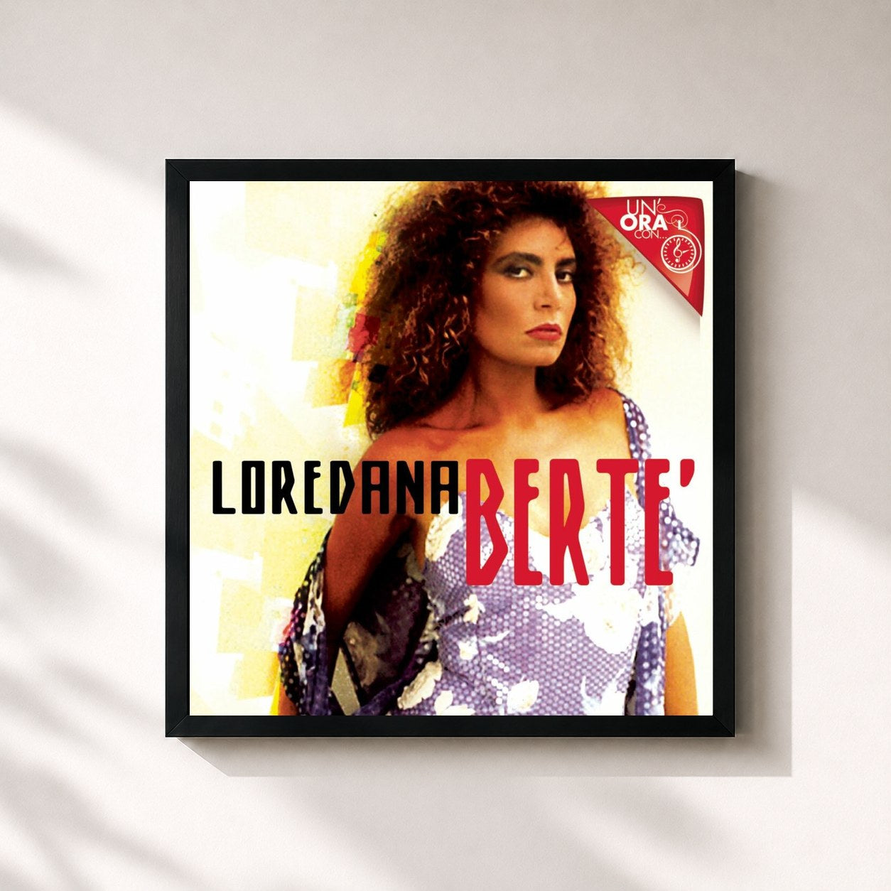 #noir Tableau carré de l'album Un'ora con... de Loredana Bertè, cadre noir 32x32 cm