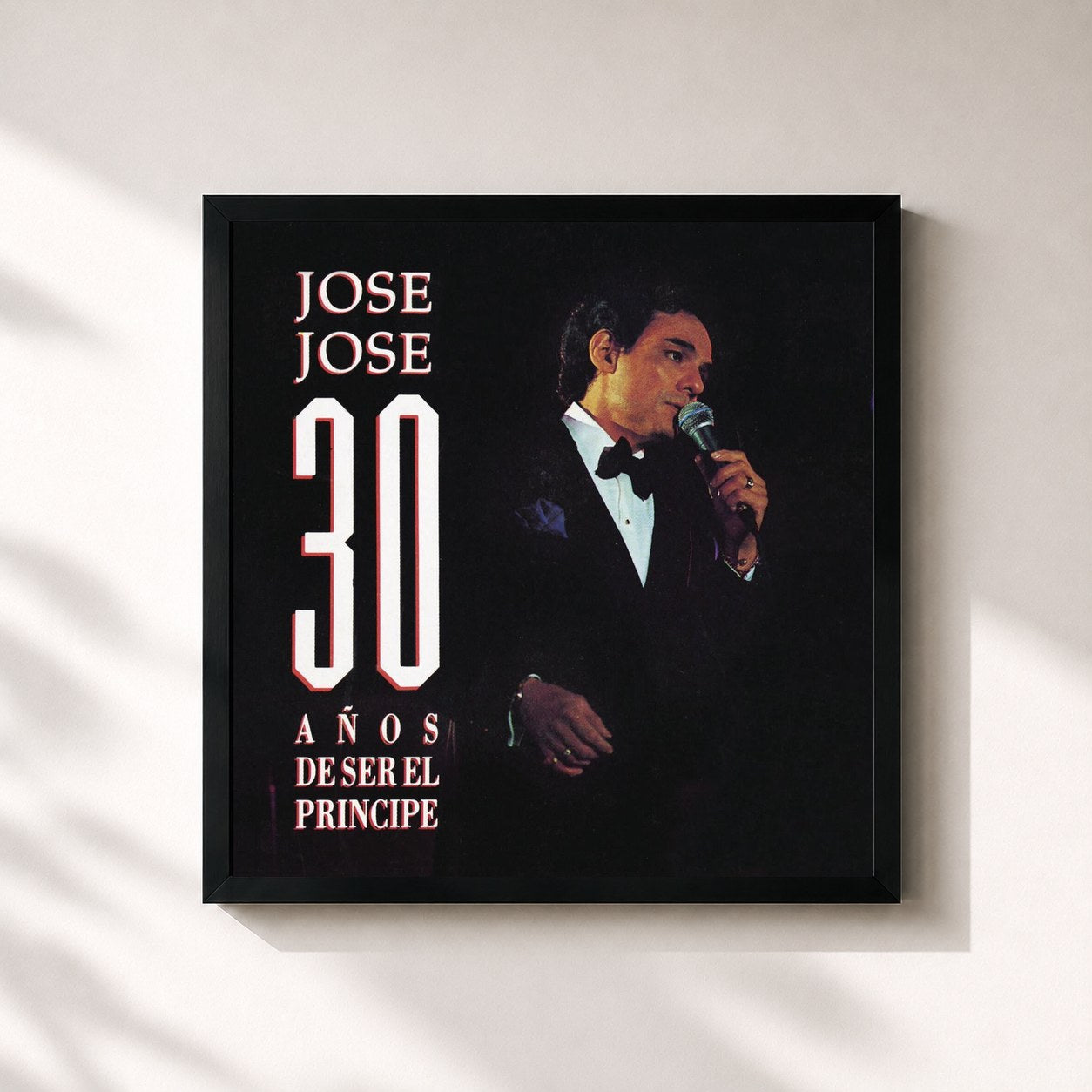 #noir Tableau carré de l'album José José 30 Años de Ser el Príncipe de José José, cadre noir 32x32 cm