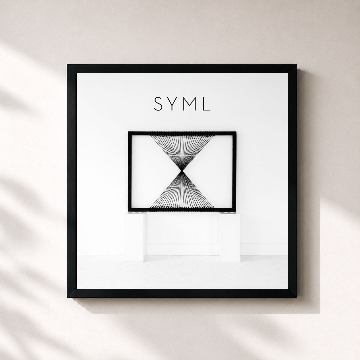 #noir Tableau carré de l'album SYML de SYML, cadre noir 32x32 cm
