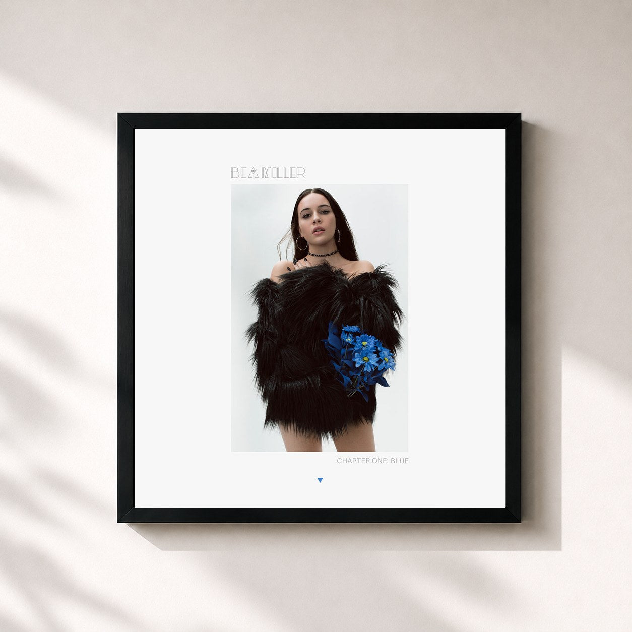 #noir Tableau carré de l'album chapter one: blue de Bea Miller, cadre noir 32x32 cm