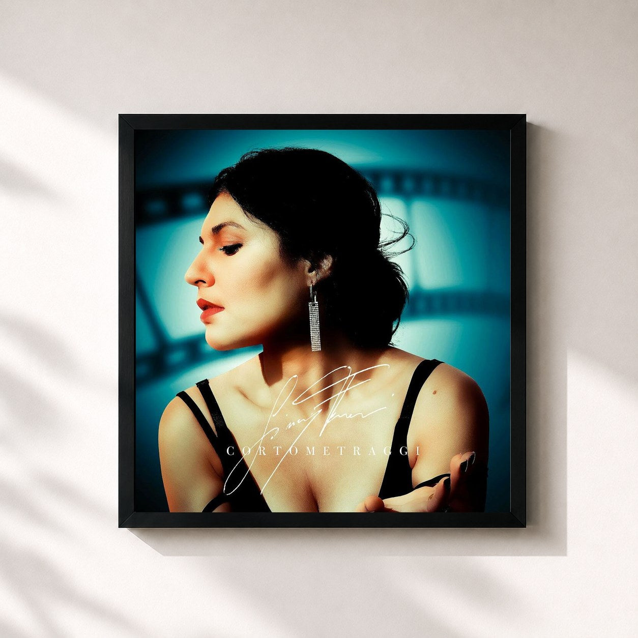 #noir Tableau carré de l'album Cortometraggi de Giusy Ferreri, cadre noir 32x32 cm