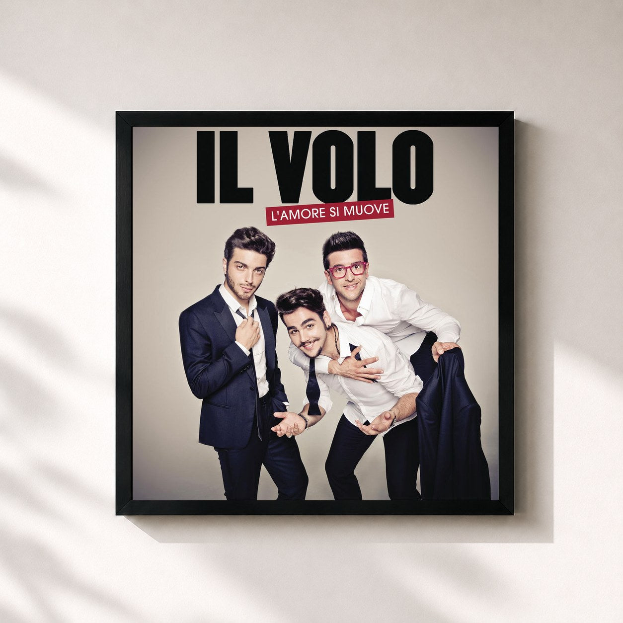 #noir Tableau carré de l'album L'amore si muove de Il Volo, cadre noir 32x32 cm