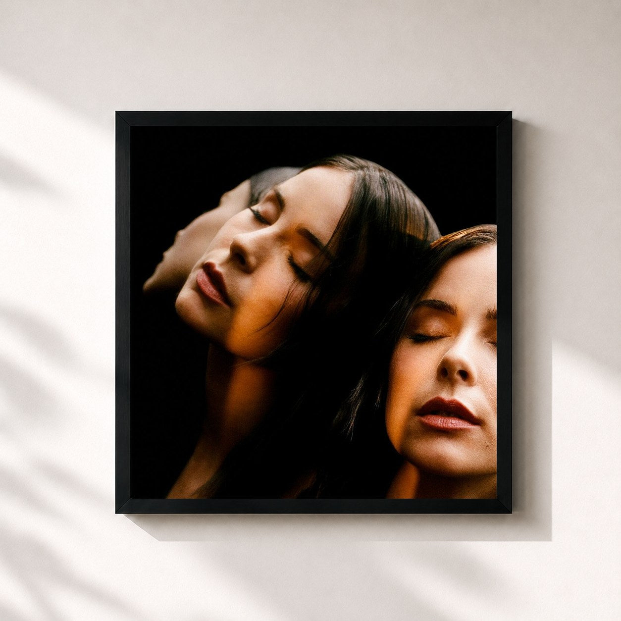 #noir Tableau carré de l'album Loyal to myself de Lena, cadre noir 32x32 cm