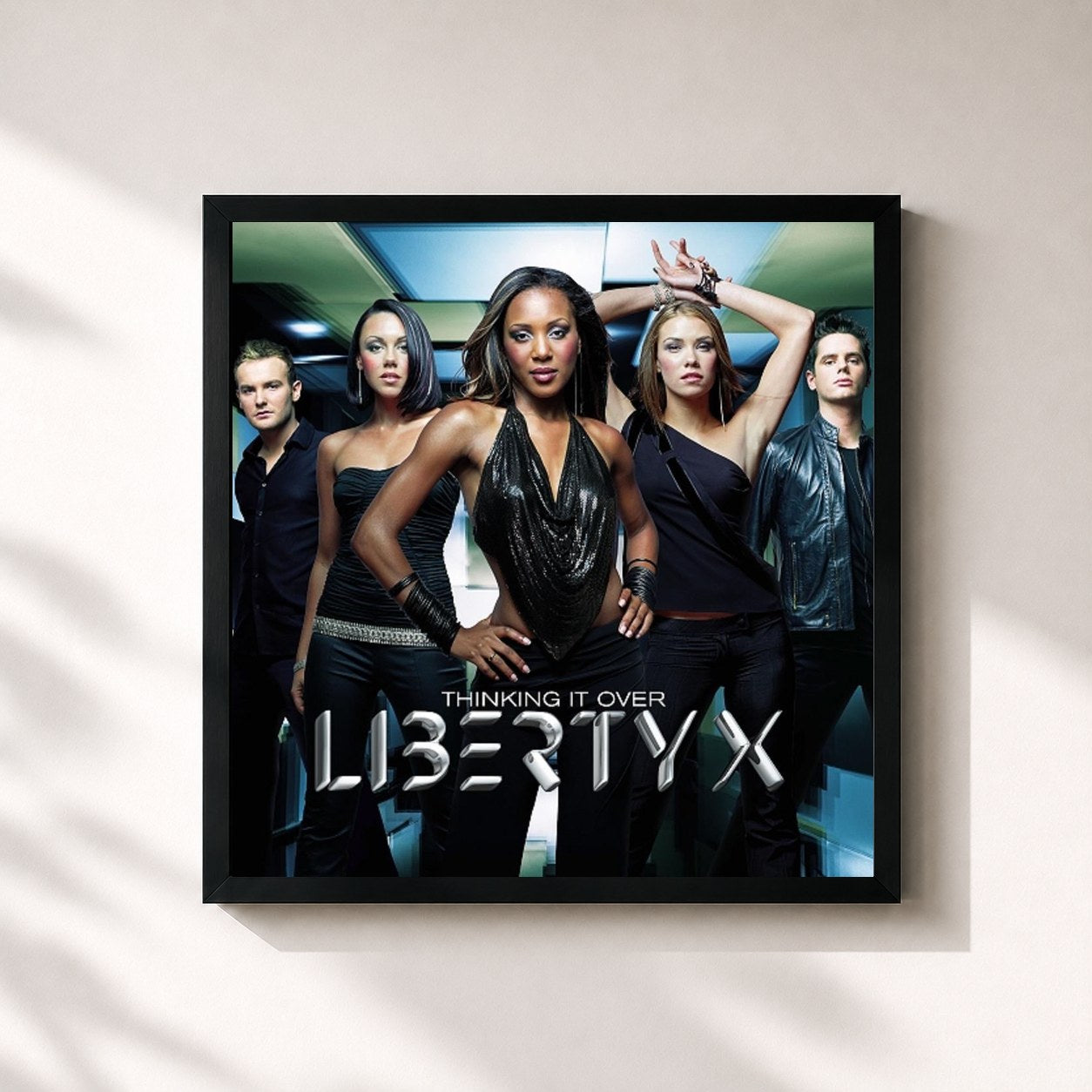 #noir Tableau carré de l'album Thinking It Over de Liberty X, cadre noir 32x32 cm