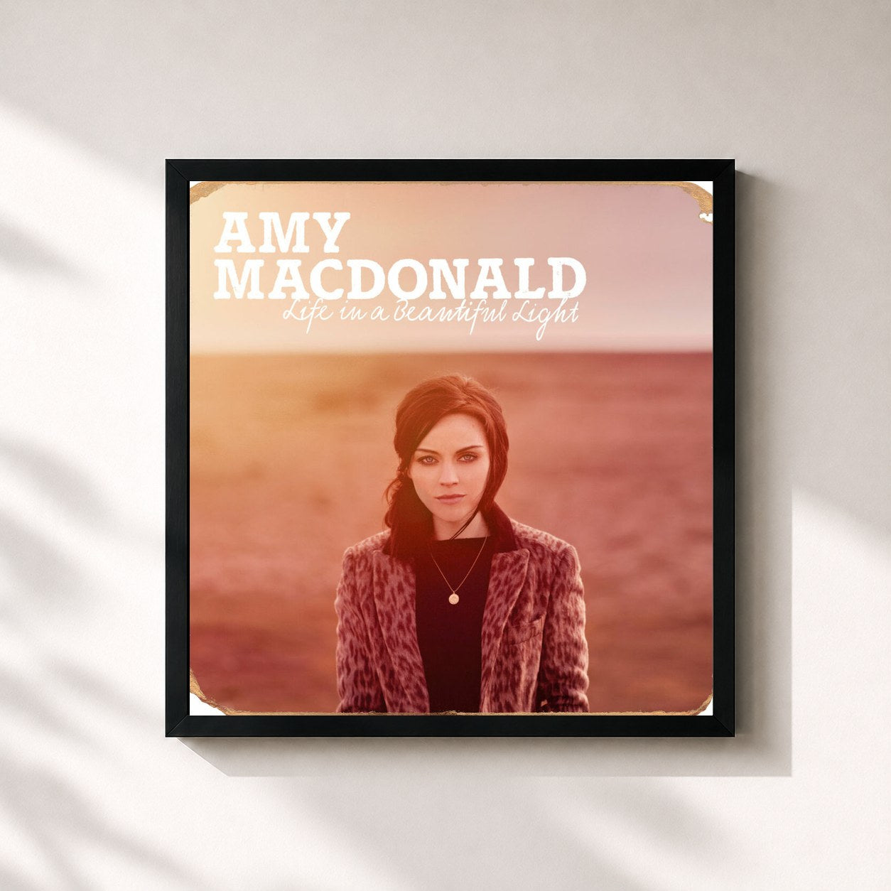 #noir Tableau carré de l'album Life In A Beautiful Light de Amy Macdonald, cadre noir 32x32 cm