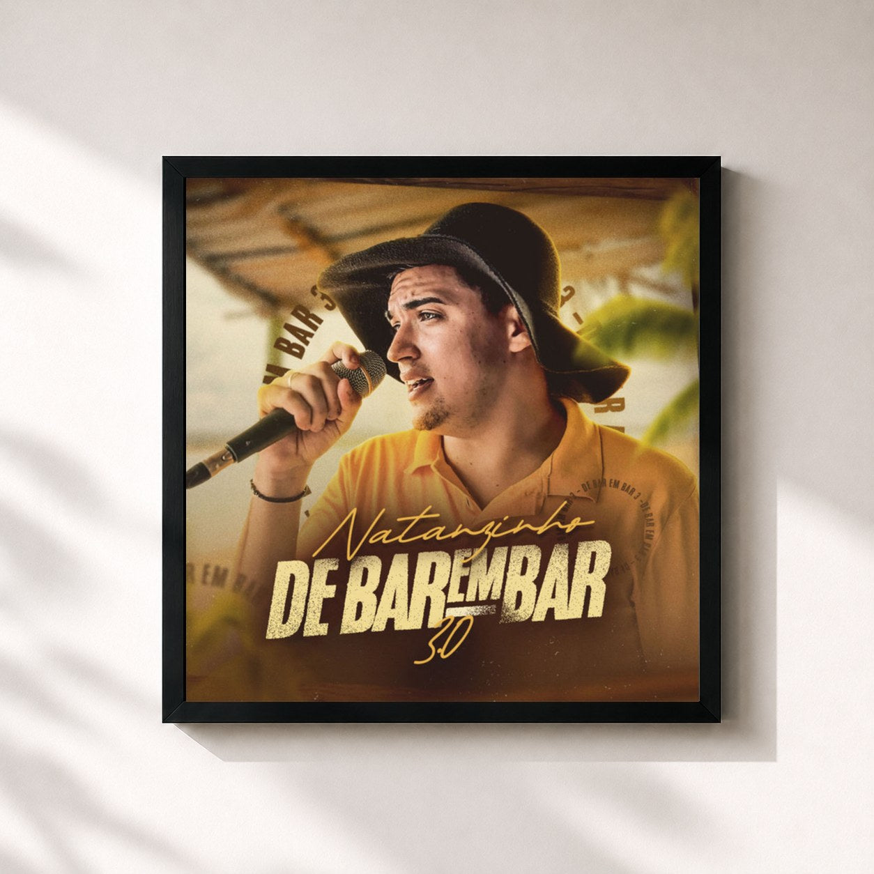 #noir Tableau carré de l'album De Bar em Bar 3.0 de Natanzinho Lima, cadre noir 32x32 cm