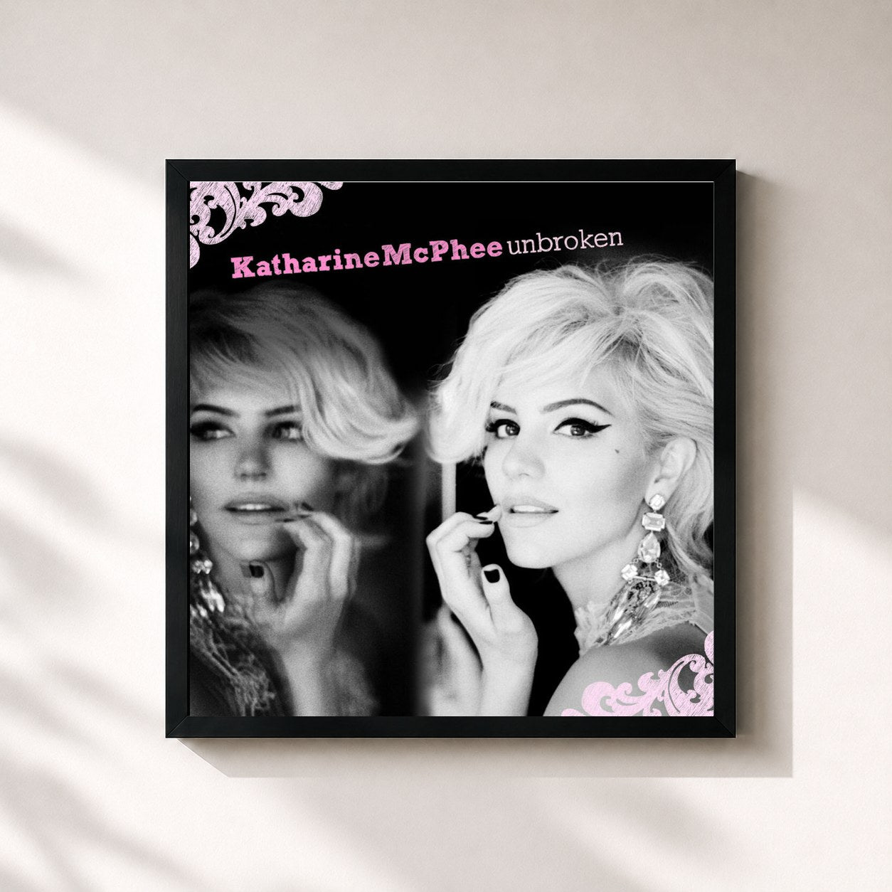 #noir Tableau carré de l'album Unbroken de Katharine McPhee, cadre noir 32x32 cm