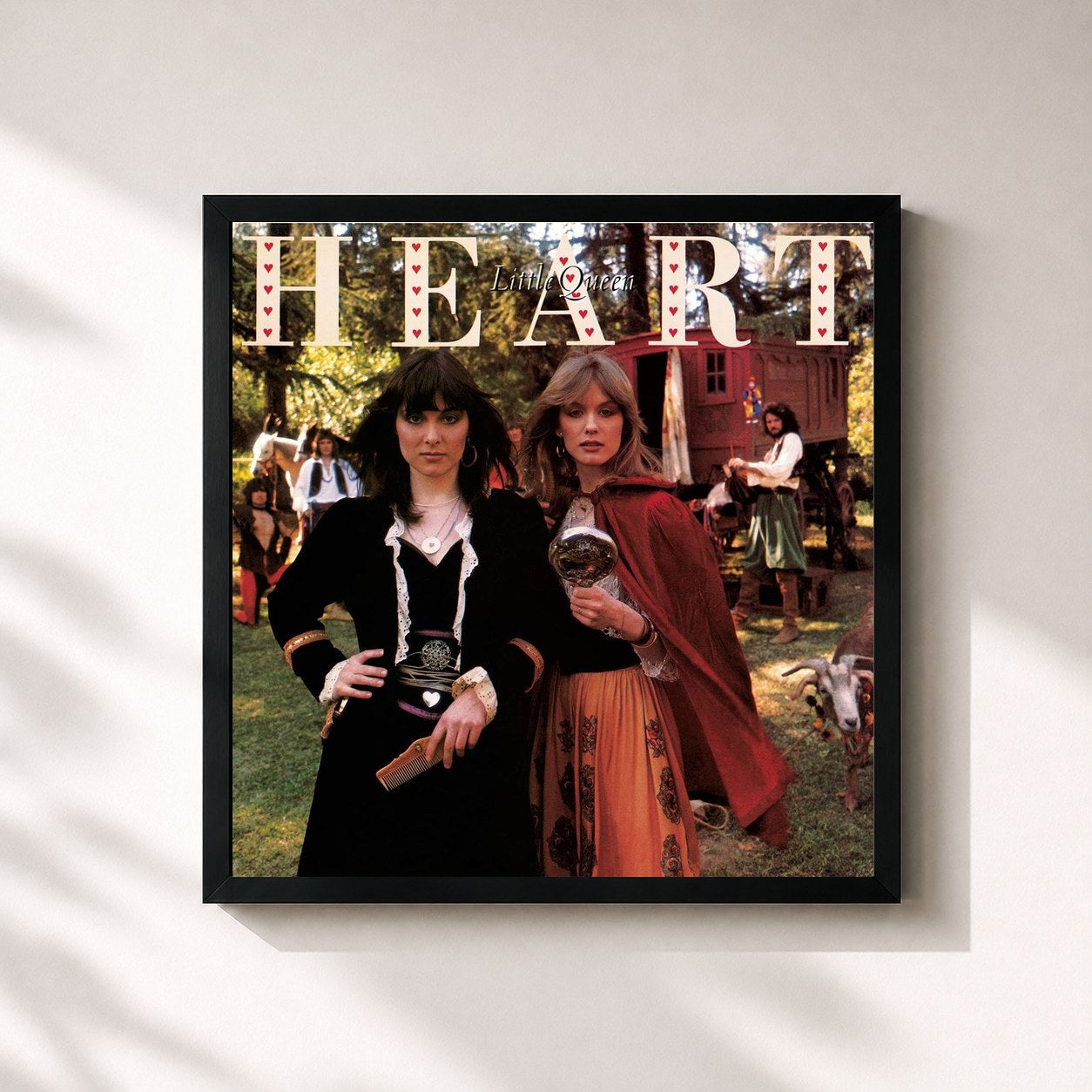 #noir Tableau carré de l'album Little Queen de Heart, cadre noir 32x32 cm