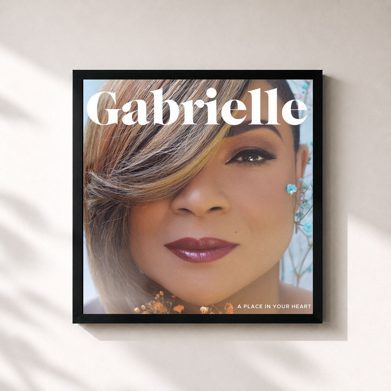#noir Tableau carré de l'album A Place In Your Heart de Gabrielle, cadre noir 32x32 cm