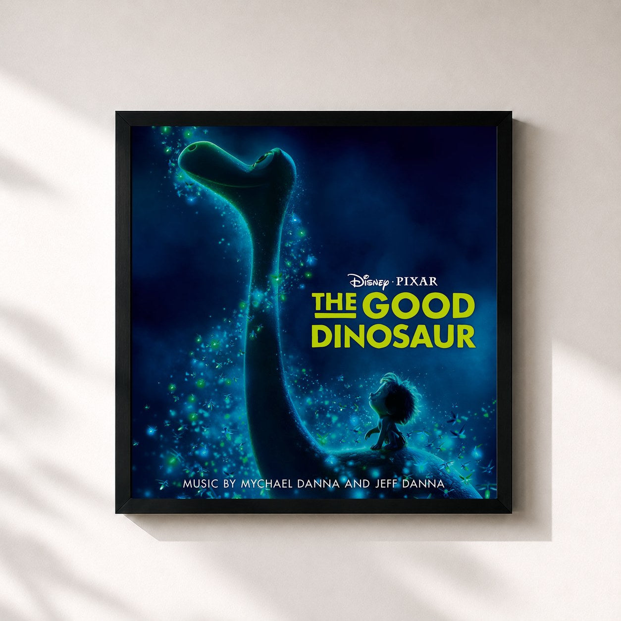 #noir Tableau carré de l'album The Good Dinosaur (Original Motion Picture Soundtrack) de Mychael Danna, cadre noir 32x32 cm