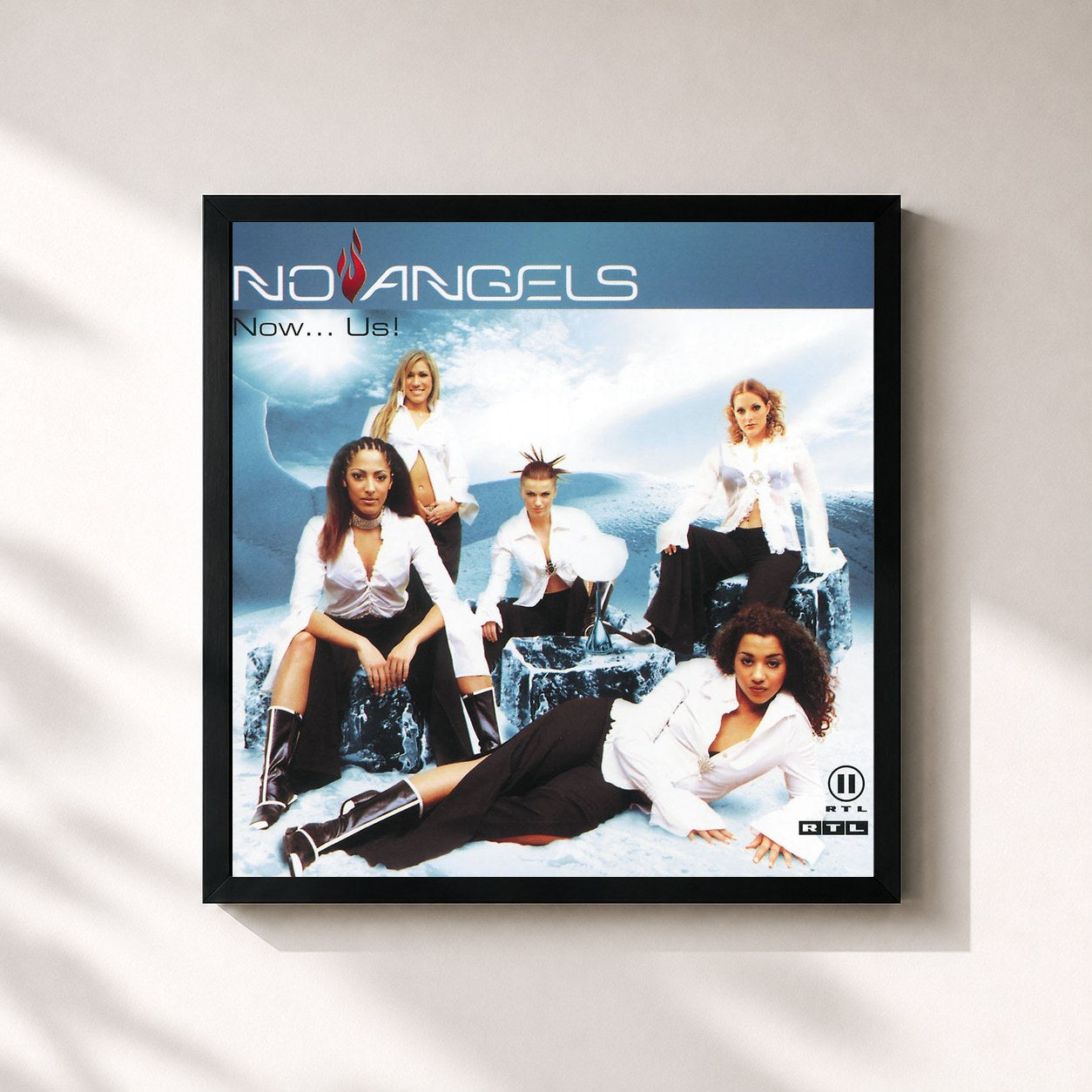 #noir Tableau carré de l'album Now...US! (Special Winter Edition) de No Angels, cadre noir 32x32 cm