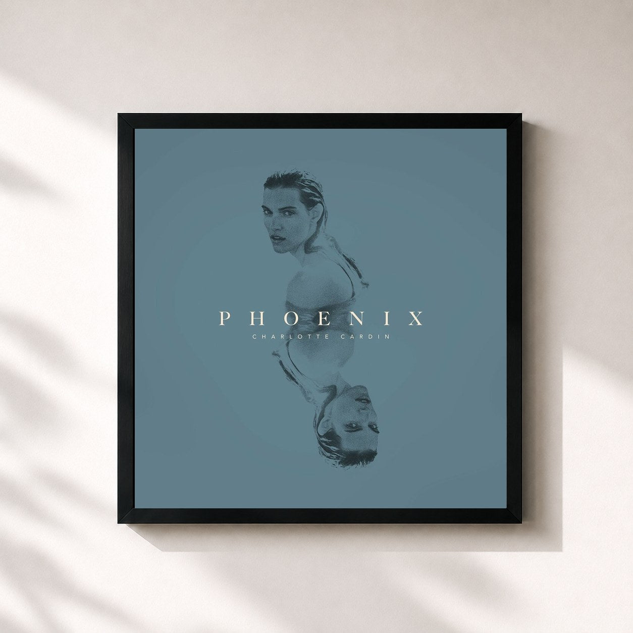 #noir Tableau carré de l'album Phoenix (Deluxe) de Charlotte Cardin, cadre noir 32x32 cm