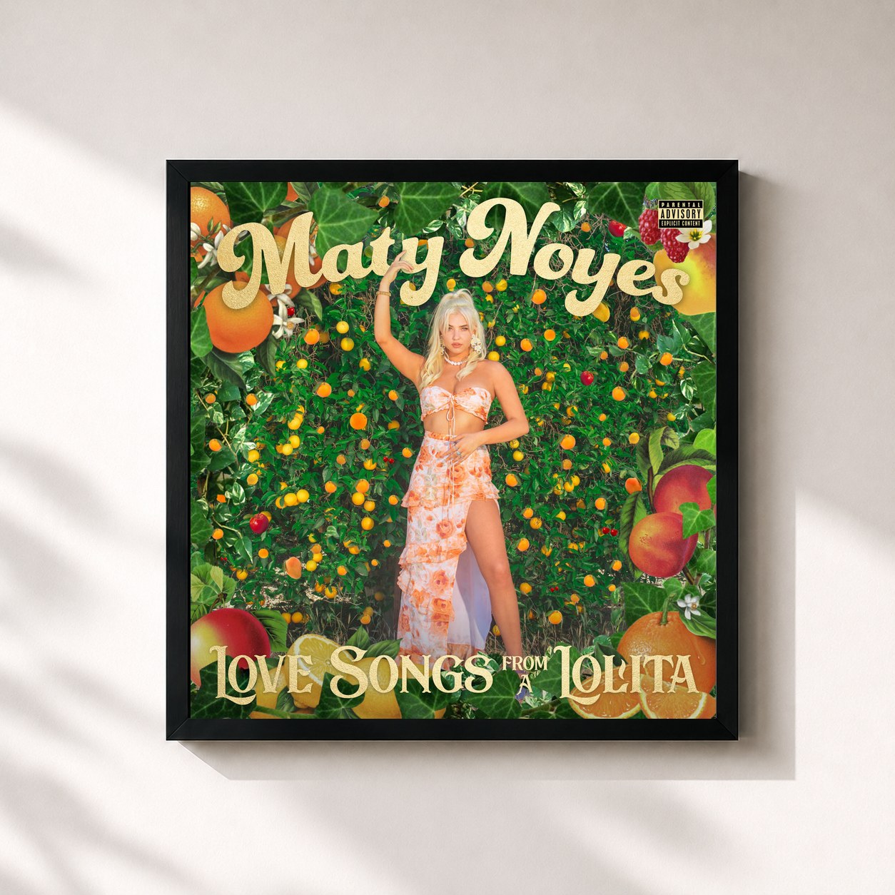 #noir Tableau carré de l'album Love Songs From A Lolita de Maty Noyes, cadre noir 32x32 cm