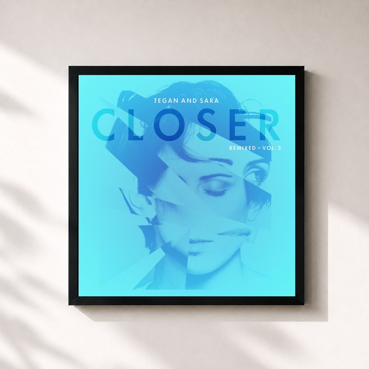 #noir Tableau carré de l'album Closer Remixed - Vol. 3 de Tegan and Sara, cadre noir 32x32 cm