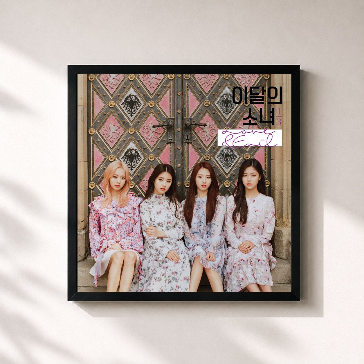 #noir Tableau carré de l'album Love & Evil de LOONA, cadre noir 32x32 cm