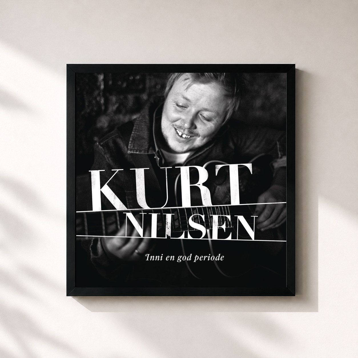 #noir Tableau carré de l'album Inni en god periode de Kurt Nilsen, cadre noir 32x32 cm
