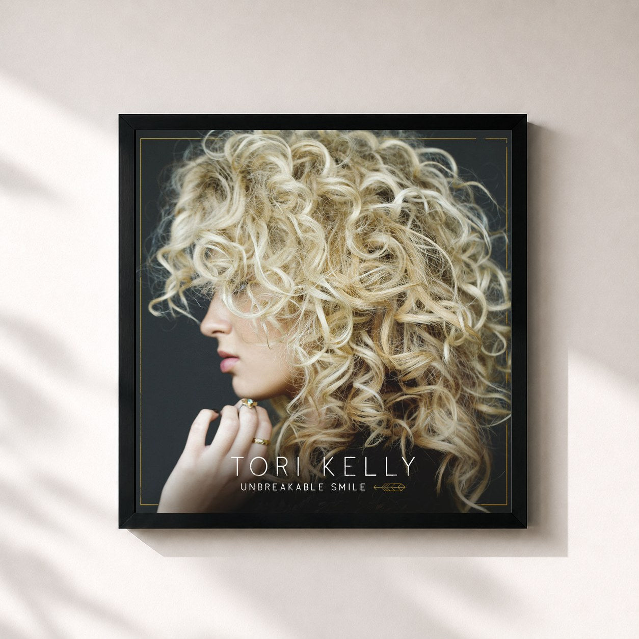 #noir Tableau carré de l'album Unbreakable Smile de Tori Kelly, cadre noir 32x32 cm