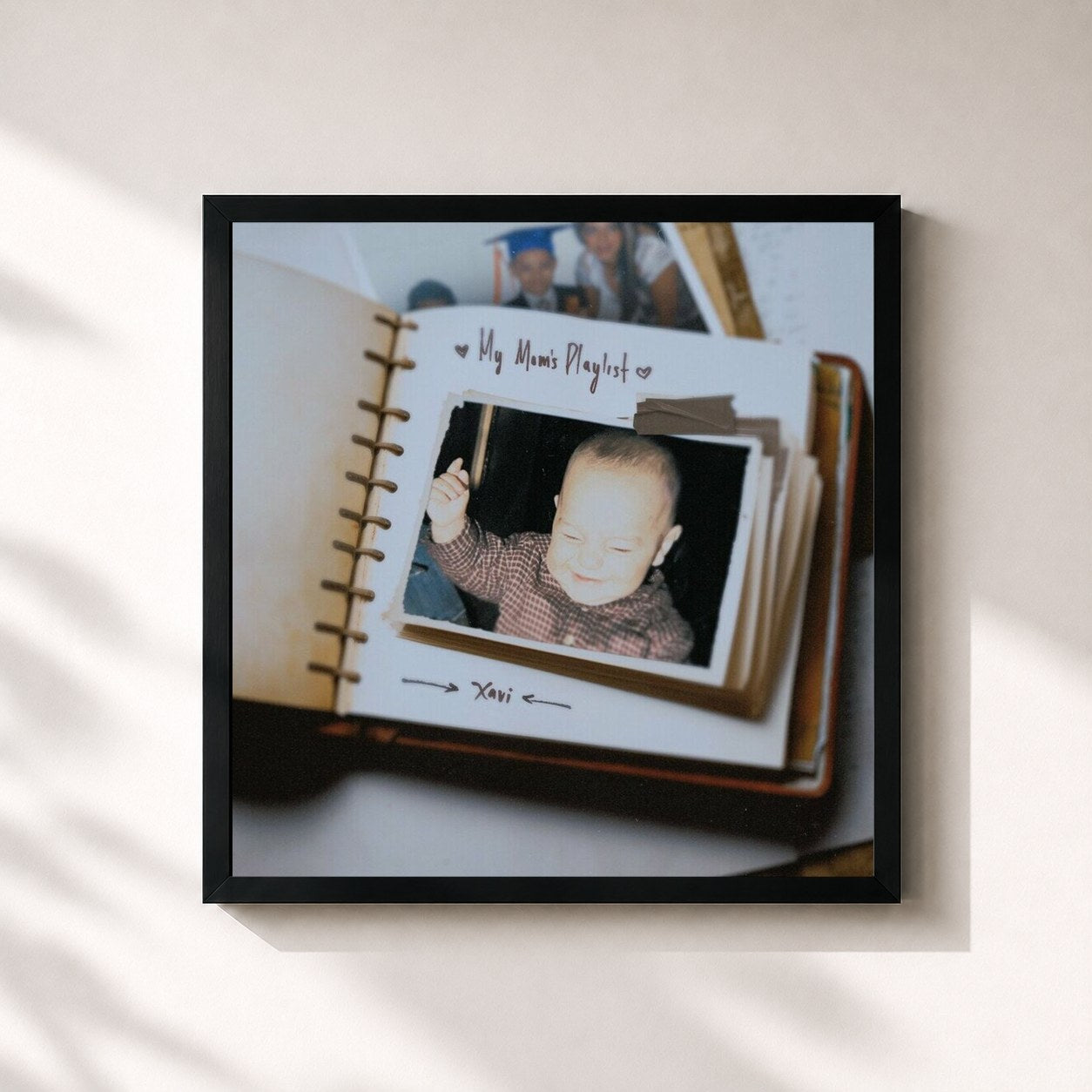 #noir Tableau carré de l'album My Mom's Playlist de Xavi, cadre noir 32x32 cm