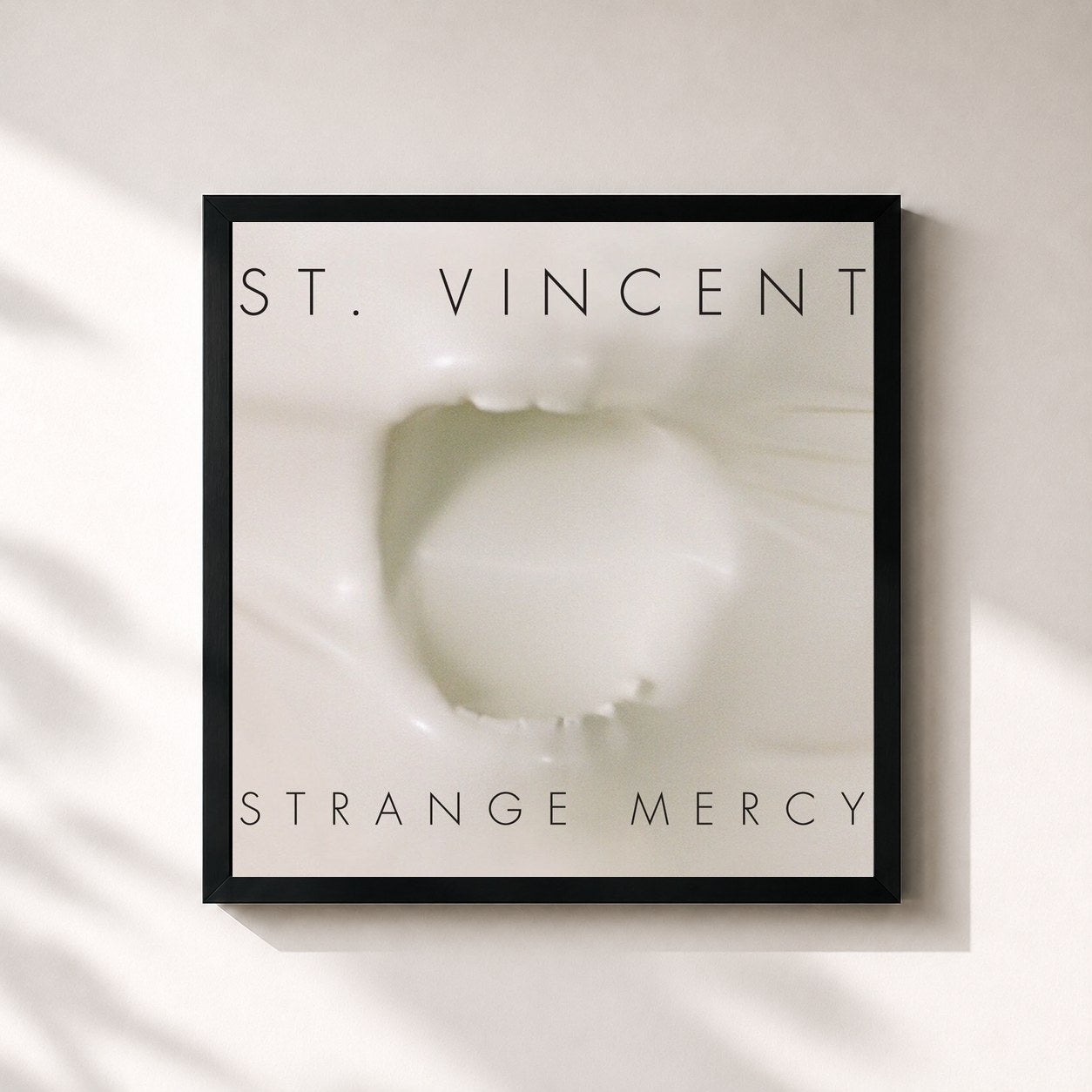 #noir Tableau carré de l'album Strange Mercy de St. Vincent, cadre noir 32x32 cm