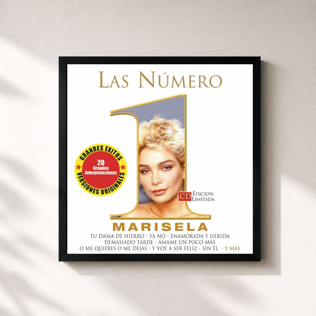 #noir Tableau carré de l'album Las Numero 1 De Marisela de Marisela, cadre noir 32x32 cm