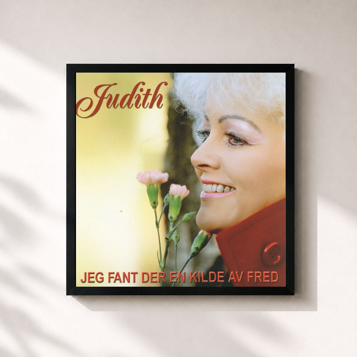 #noir Tableau carré de l'album Jeg Fant Der En Kilde Av Fred de Judith, cadre noir 32x32 cm
