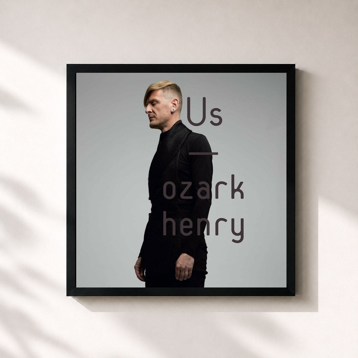 #noir Tableau carré de l'album Us de Ozark Henry, cadre noir 32x32 cm