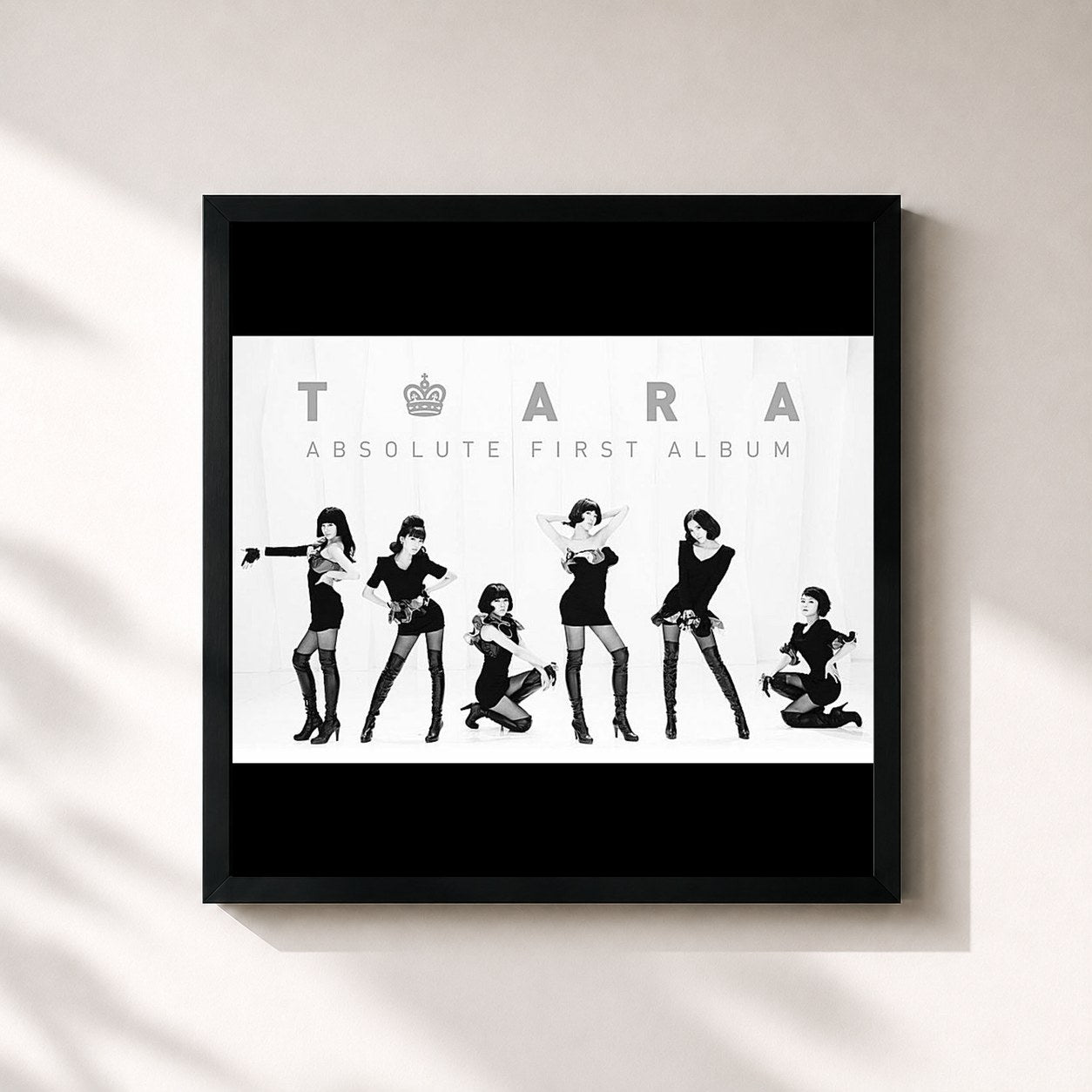 #noir Tableau carré de l'album Absolute First Album de T-ara, cadre noir 32x32 cm