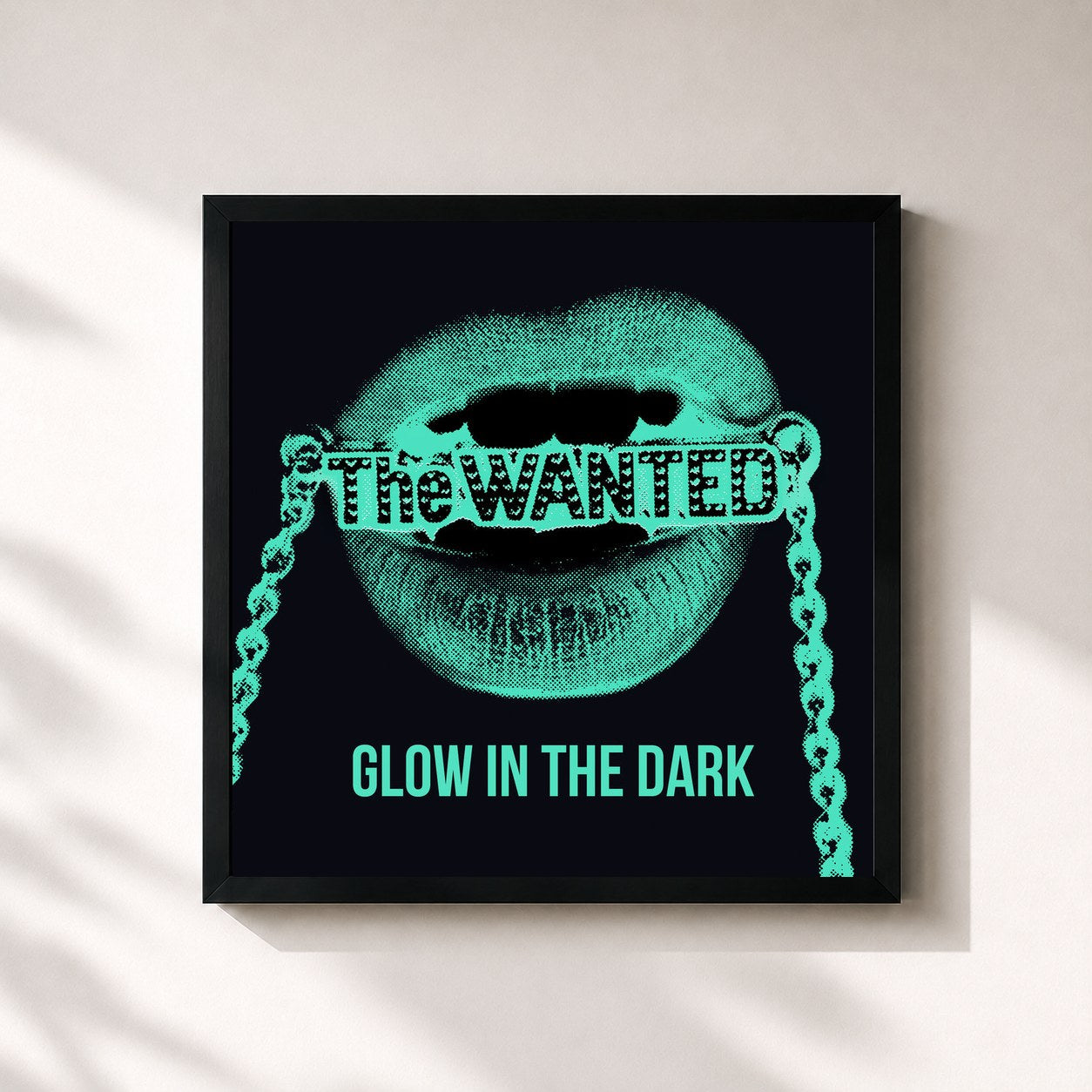 #noir Tableau carré de l'album Glow In The Dark (Remixes) de The Wanted, cadre noir 32x32 cm
