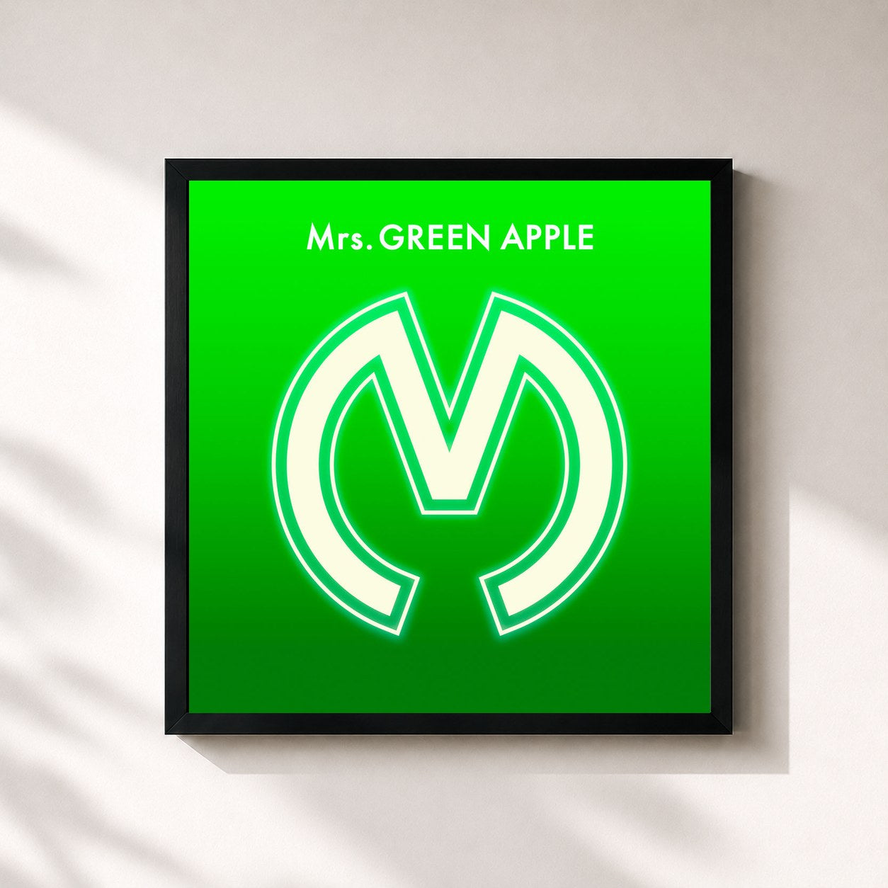 #noir Tableau carré de l'album Mrs. GREEN APPLE de Mrs. Green Apple, cadre noir 32x32 cm