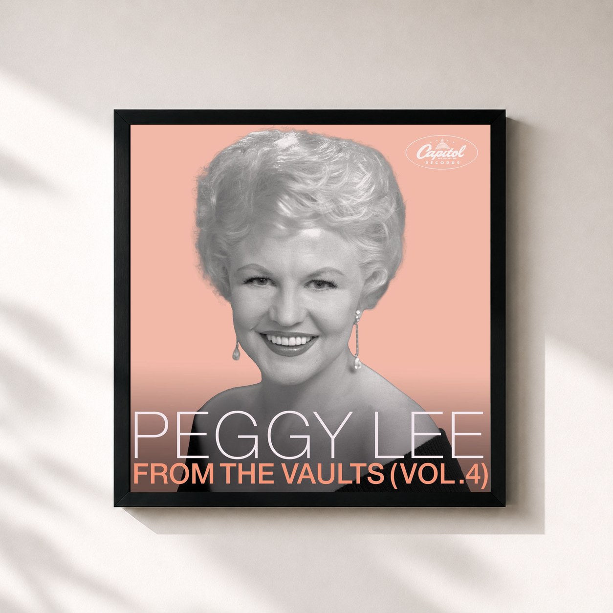 #noir Tableau carré de l'album From The Vaults (Vol. 4) de Peggy Lee, cadre noir 32x32 cm