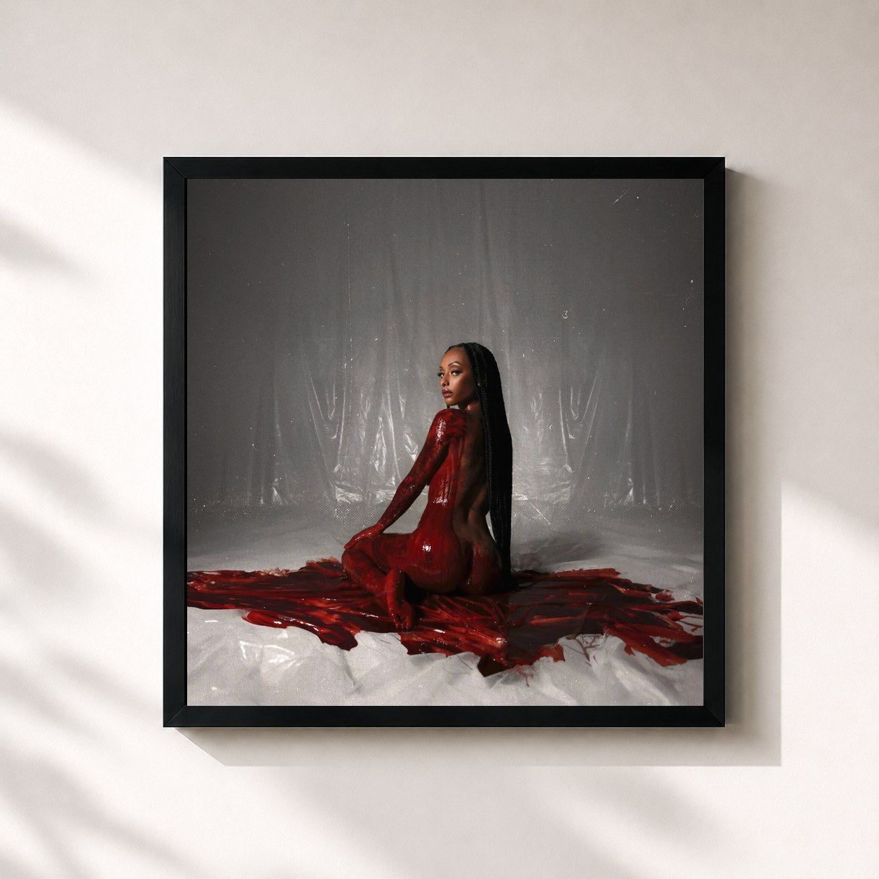 #noir Tableau carré de l'album Periodt de Nura, cadre noir 32x32 cm